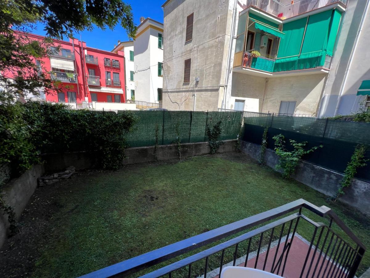 Manubella Appartamento 5 Vani Con Giardino La Spezia Eksteriør bilde
